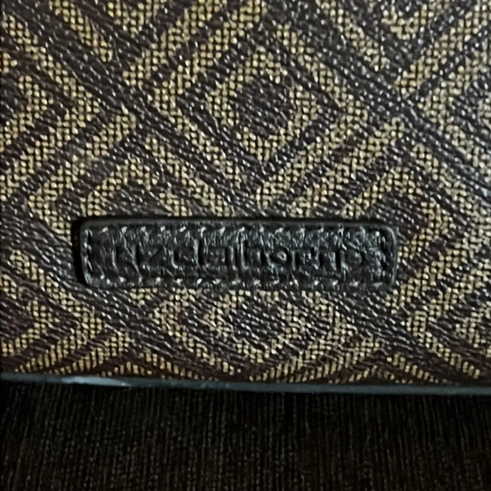 LIZ CLAIBORNE Purse 👜 - Picture 4 of 16